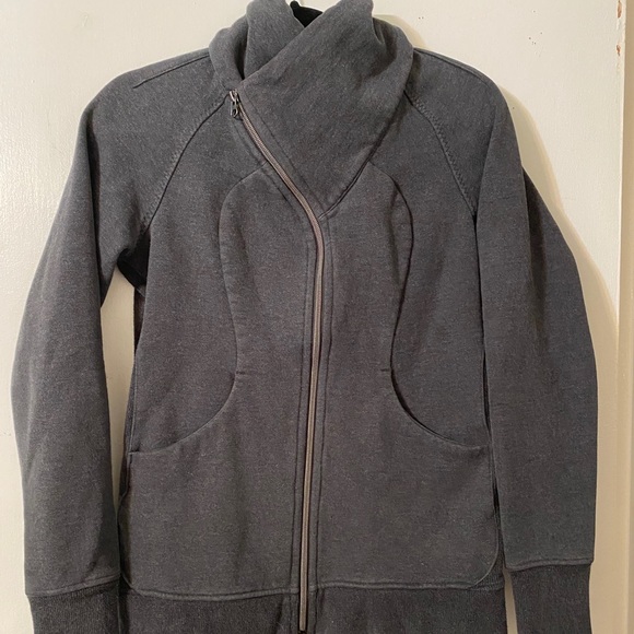 Lulu Lemon 🍋 cowl neck zip up sweater.